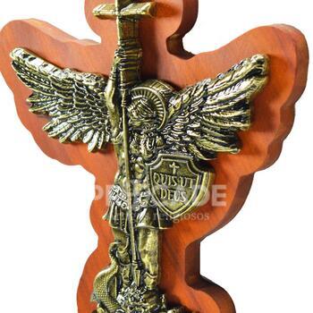 Adorno de Porta S�o Miguel em Metal aplicado em Madeira R�stica 19 cm